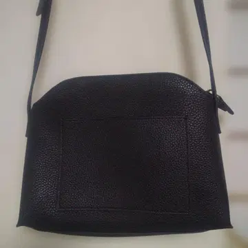 블랙 가죽 숄더백