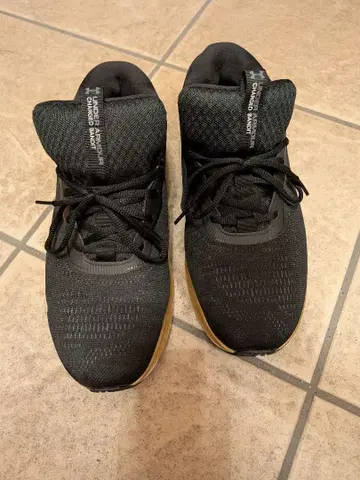 언더아머 러닝화