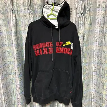 SOHK 스쿨 오브 하드 노크스 후드티