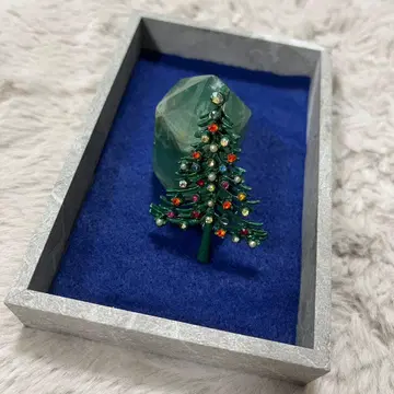 하자품 크리스마스 트리 브로치