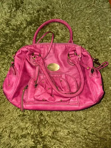 스터드 장식 핑크 핸드백