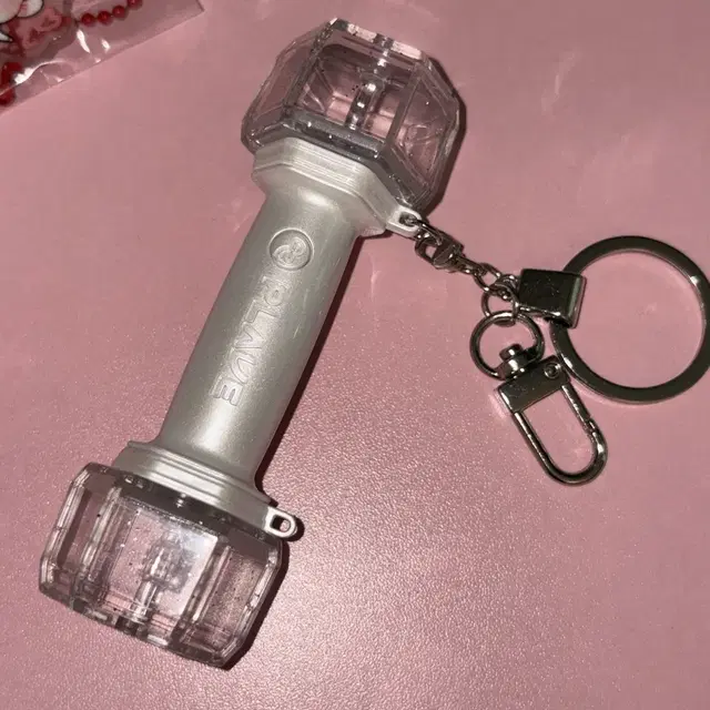 플레이브 미니 응원봉 키링 아뵹