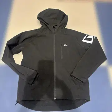 NEW ERA 뉴에라 블랙 쉘 자켓 사이즈 S