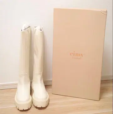 [ 미사용 새상품 ] EIMY 에이미 트랙 밑창 롱 부츠 아이보리 M