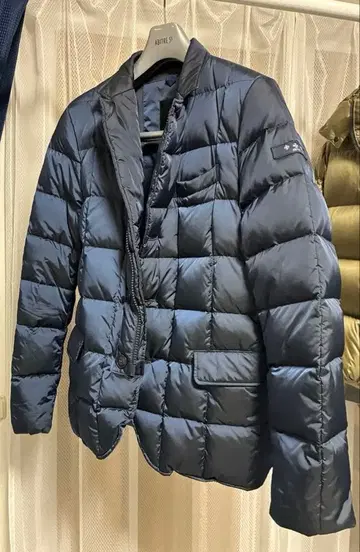 TATRAS 네이비 다운 자켓 테일러드 타입