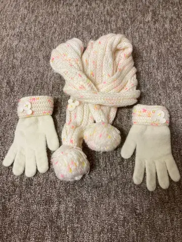 디즈니 니트 머플러와 장갑 세트