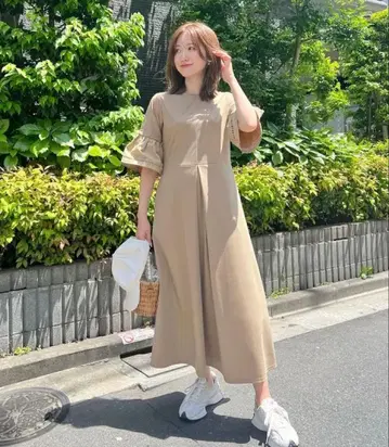 [ 새상품 완판템 ] 메종 에쉘 래더 레이스 슬리브 드레스 베이지