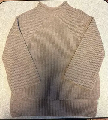 BATONER (바토너) 시그니처 보틀넥 베이지 니트