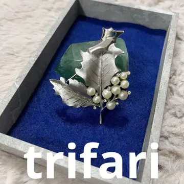 trifari 브로치