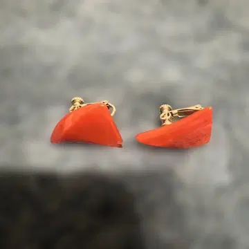 오렌지 삼각형 클립 귀찌