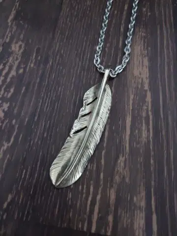 플레인 특대형 페더 목걸이 오른쪽