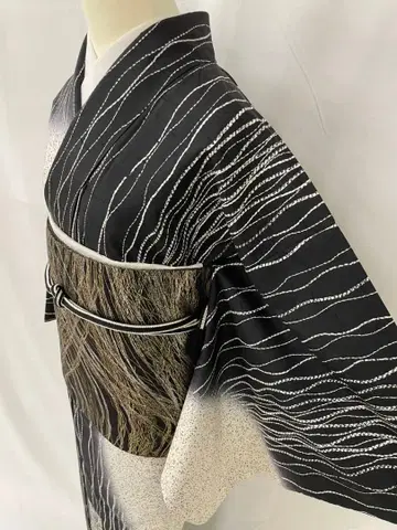 새상품급 순수 실크 이중 기모노 우시쿠비츠무지 창작 모노톤 호몬기 단품