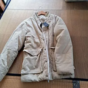 [ 새상품 ] 택 포함 오버 사이즈 베이지 다운 코트 지퍼 화이트 다운