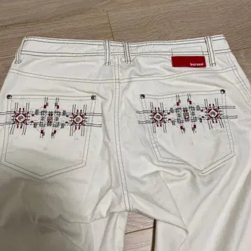 barassi 자수 화이트 청바지