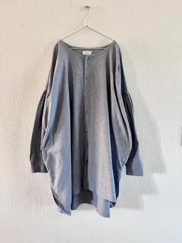 hagumu * 봉긋한 소매 개더 와이드 셔츠