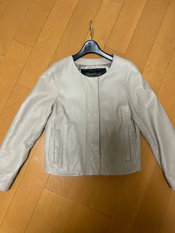 노카라 가죽 자켓 베이지