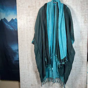 블랙과 터콰이즈의 스톨