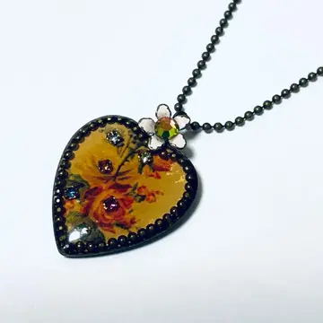 미하엘 네그린 피처 프레임 목걸이