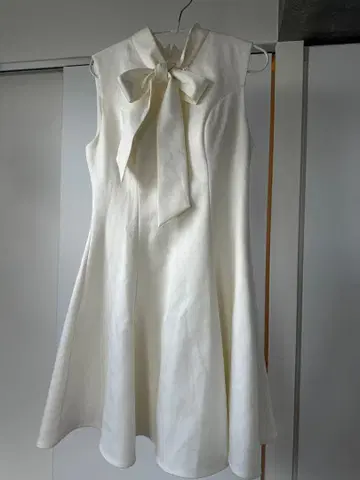 [ ERUKEI ] 리본 포함 화이트 드레스 사이즈 4