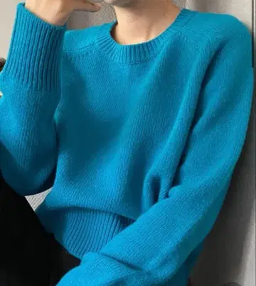 [ordinarily] nugu 어웨이 라무즈 울 크롭 니트