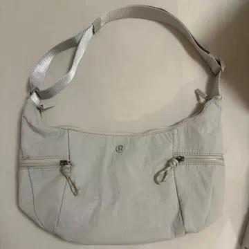 lululemon 숄더백 화이트