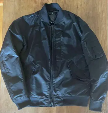 유니클로 x jil Sander MA-1 플라이트 자켓 블랙 L 새상품급