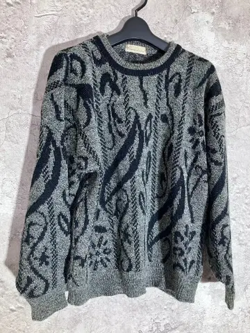 Classicalwind 클래시컬 윈드 넥 니트 스웨터 울