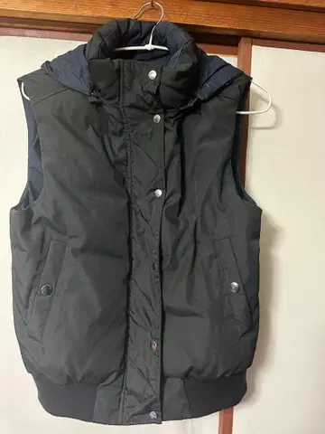 23구 블랙 다운 베스트