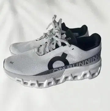 on Cloudmonster2 클라우드몬스터 스니커즈 27CM