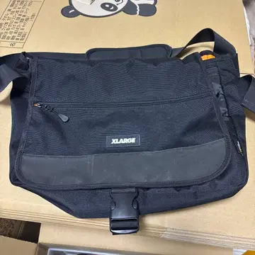 XLARGE 블랙 숄더백