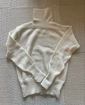 ANATOMICA 화이트 터틀넥 니트