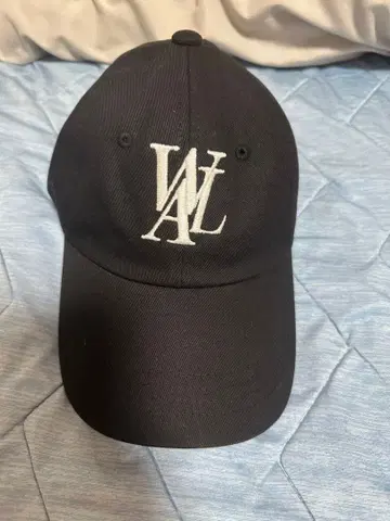 WOOALONG 로고 자수 야구 모자 S 블랙