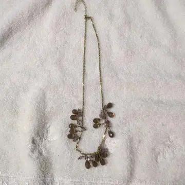 꽃 모티브 자수정 목걸이