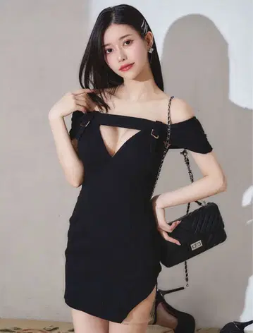 오프숄더 타이트 드레스/S 사이즈/블랙