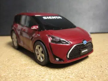 도요타 시엔타 2세대 모델 (센슈얼 레드 마이카): 풀백 미니카