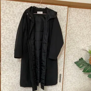 후드 부착 블랙 롱 다운 자켓