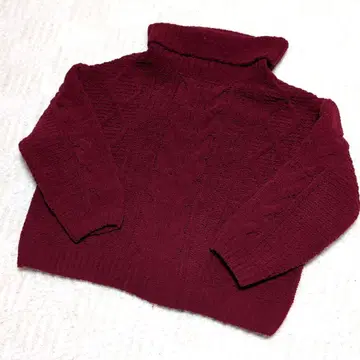 고품질 INGNI 버건디 케이블 니트 터틀넥 스웨터