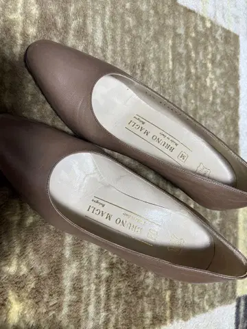 BRUNO MAGLI 브라운 펌프스 힐 약 5cm