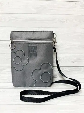 MARYQUANT 숄더 파우치 포켓 플러스 [ 그레이 ]