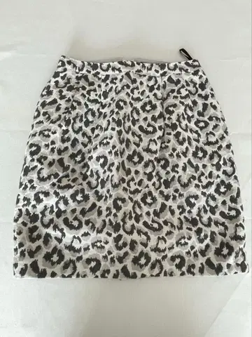 23구 레오파드 무늬 타이트 스커트 36 화이트와 그레이