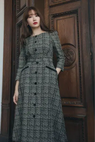 Her lip to 클래식 트위드 미디 드레스