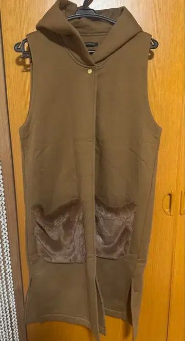 밴야드 스톰 후드 부착 퍼 포켓 브라운 베스트