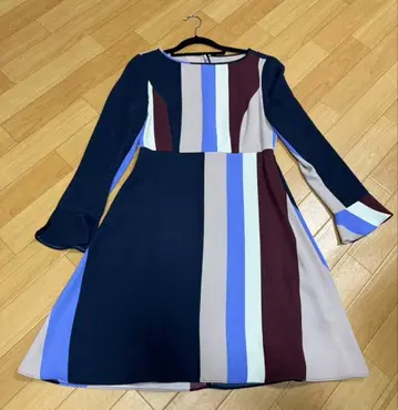 MAX&Co. 맥스앤코 플레어 원피스 스트라이프 타케이 에이사