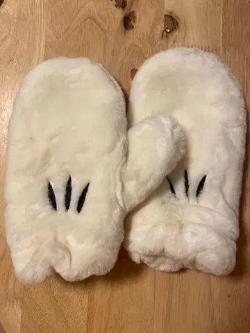 디즈니 리조트 미키마우스 핸드 화이트 미튼 퍼 장갑