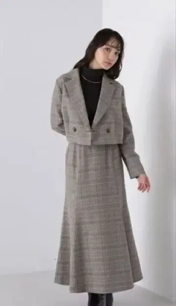 NATURAL BEAUTY BASIC 셋업 스커트 자켓