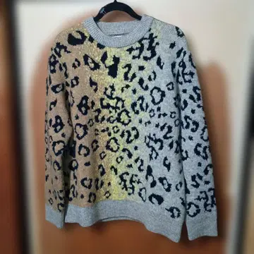 ZARA 레오파드 무늬 니트 스웨터 L 사이즈 상당