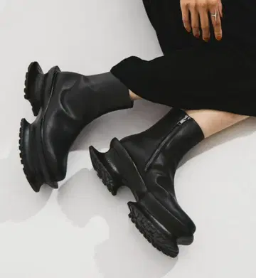 아키코 아오키 STUDIOUS 부츠