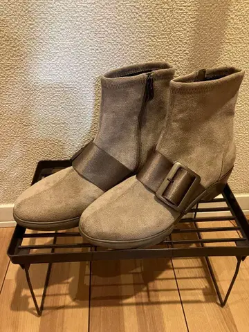 그레이 스웨이드 백지퍼 부츠