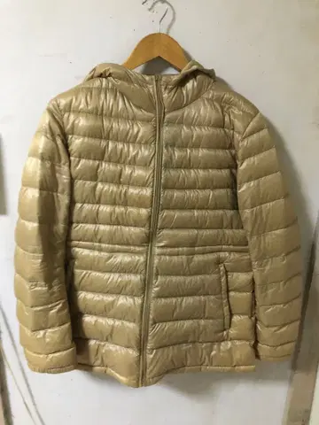 UNIQLO XL 후드 부착 다운 자켓 베이지 계열 XL 사이즈