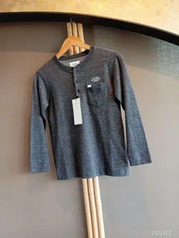 새상품!! CRIMIE 티셔츠